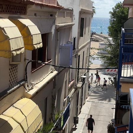 Sunny Flat In Sitges 30 Seconds To Beach, Balcony & Sea Views! 외부 사진