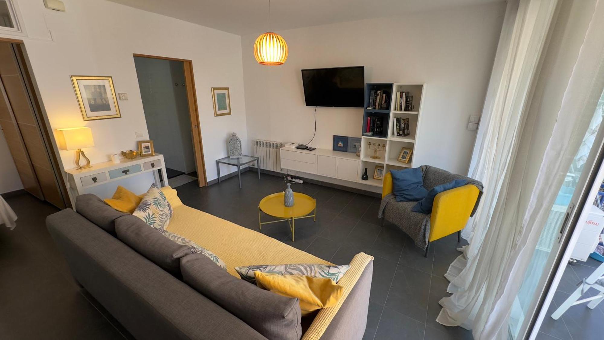 Sunny Flat In Sitges 30 Seconds To Beach, Balcony & Sea Views! 외부 사진