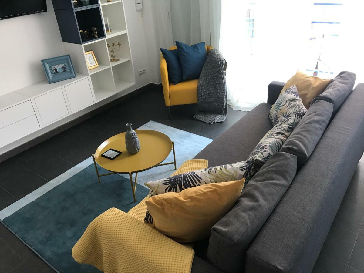 Sunny Flat In Sitges 30 Seconds To Beach, Balcony & Sea Views! 외부 사진