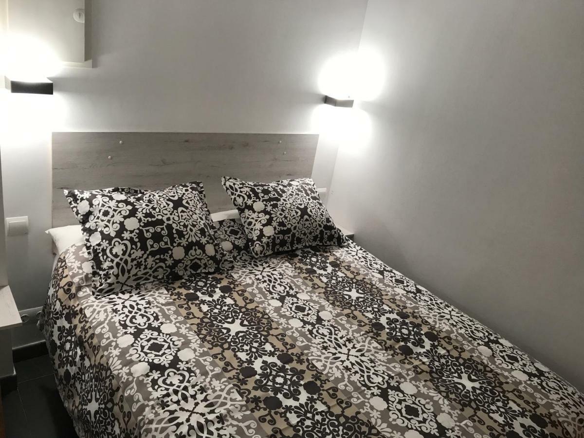 Sunny Flat In Sitges 30 Seconds To Beach, Balcony & Sea Views! 외부 사진