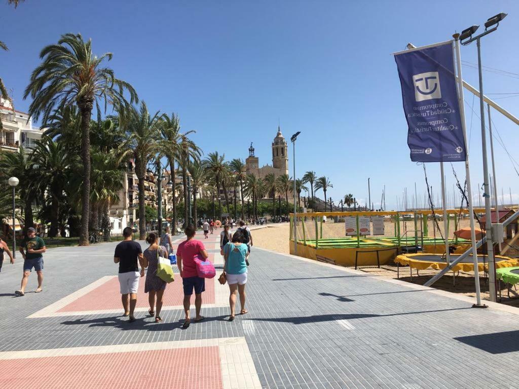 Sunny Flat In Sitges 30 Seconds To Beach, Balcony & Sea Views! 외부 사진